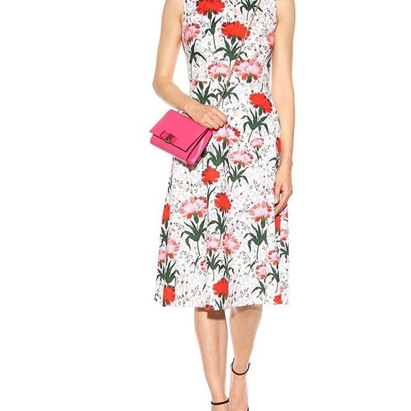 Authentic Salvatore Ferragamo Vara Ginny Leather Crossbody Bag in RED - Picture 7 of 7